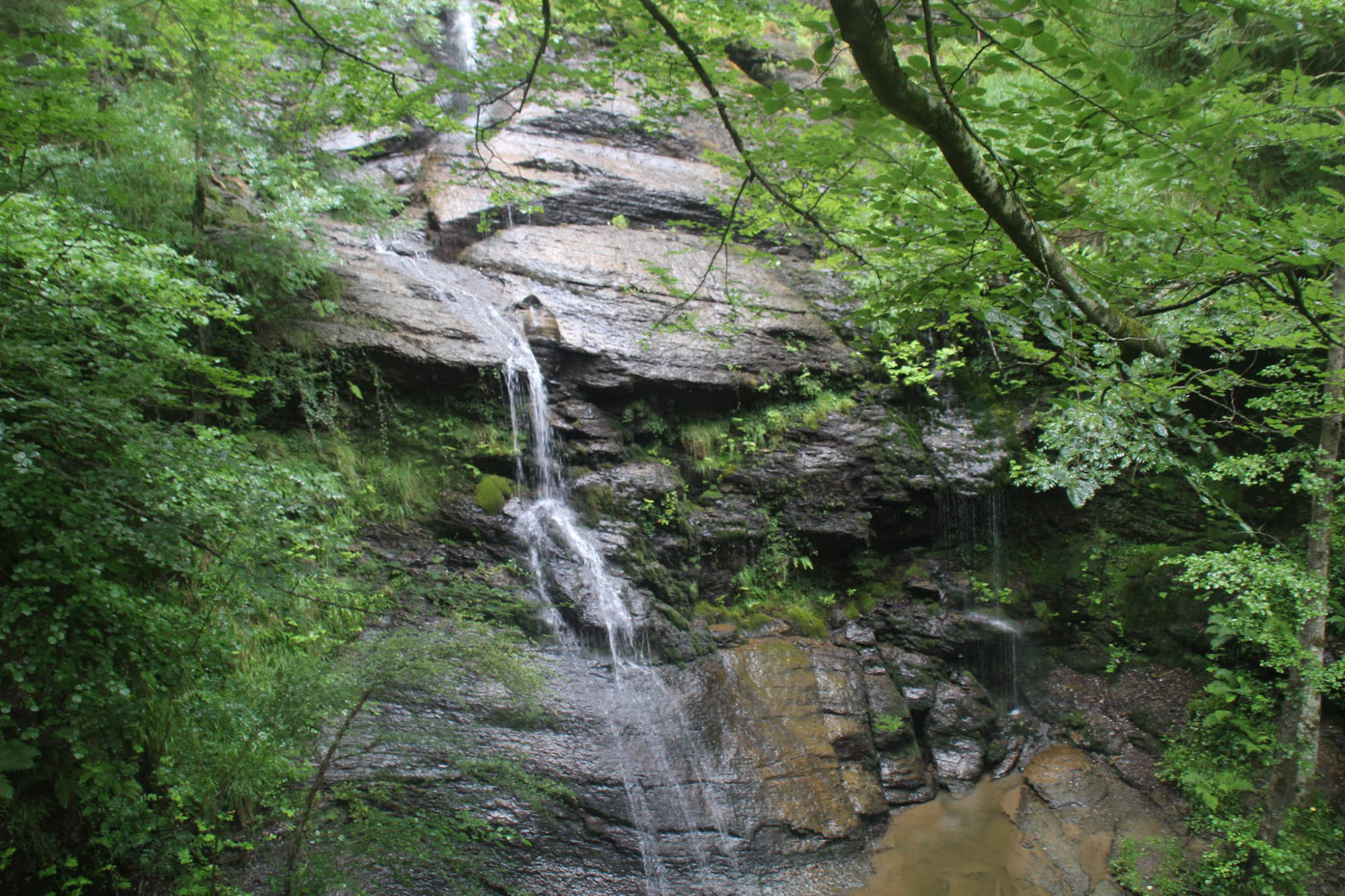 Sendero a la cascada de Uguna