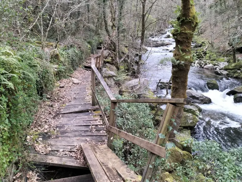 Del Ponte da Cruz al Pozo dos Fumes