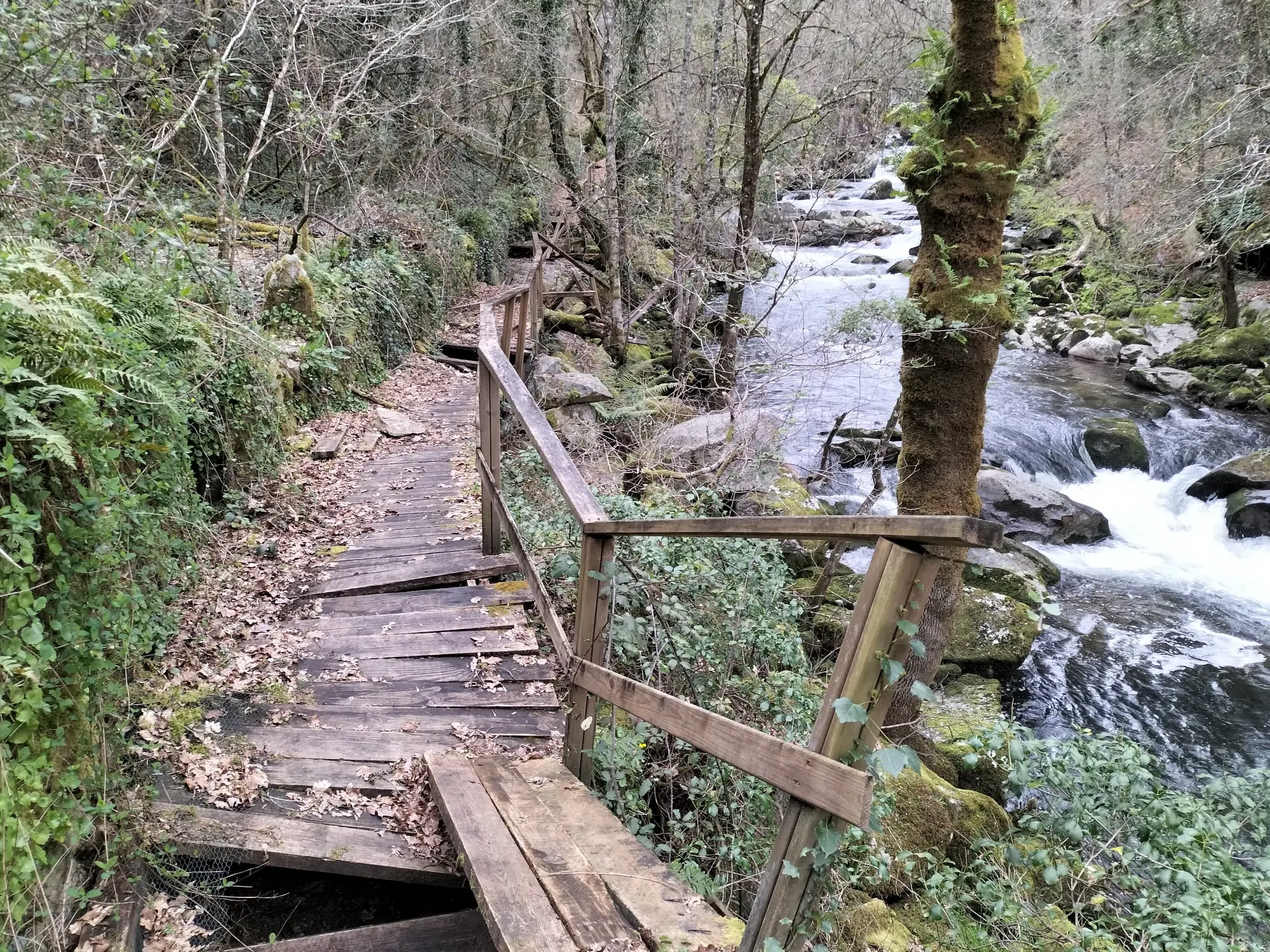 Del Ponte da Cruz al Pozo dos Fumes