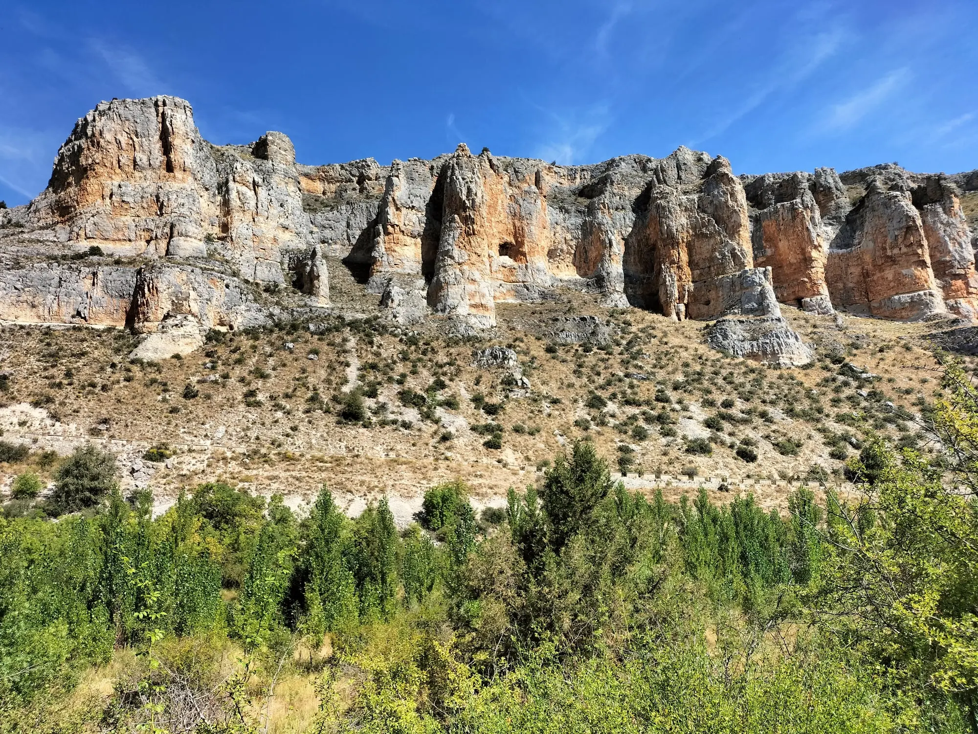 Hoces del río Riaza: la senda del río y sus buitres