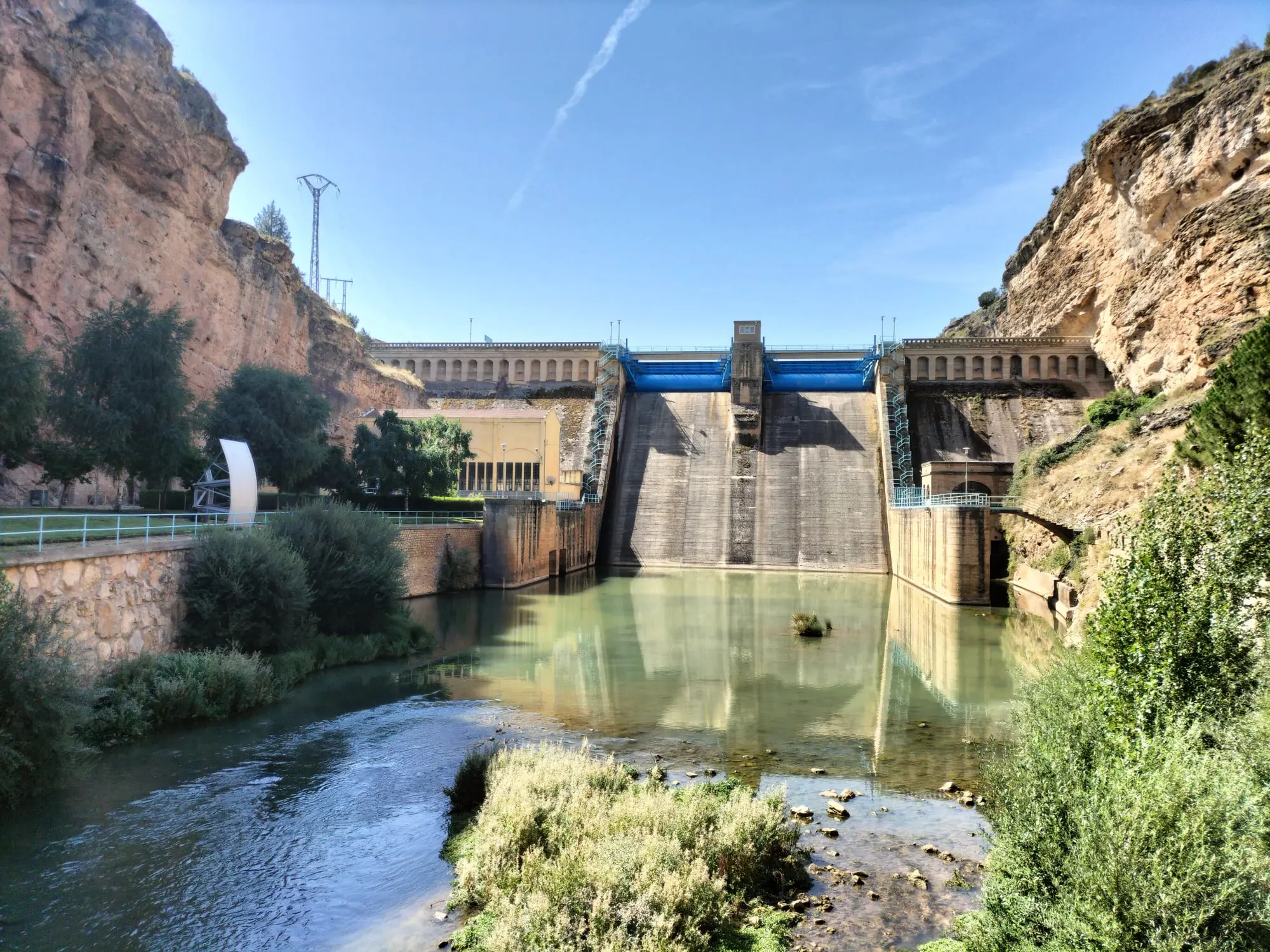 Hoces del río Riaza: la senda del río y sus buitres