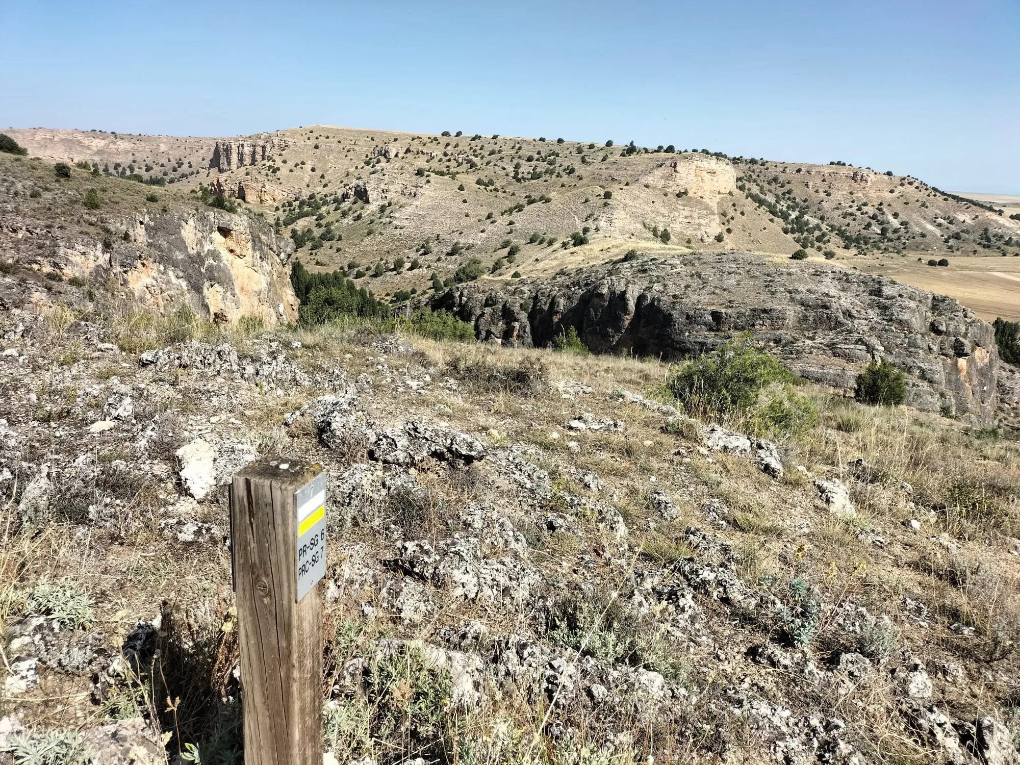 Hoces del río Riaza: la senda del río y sus buitres